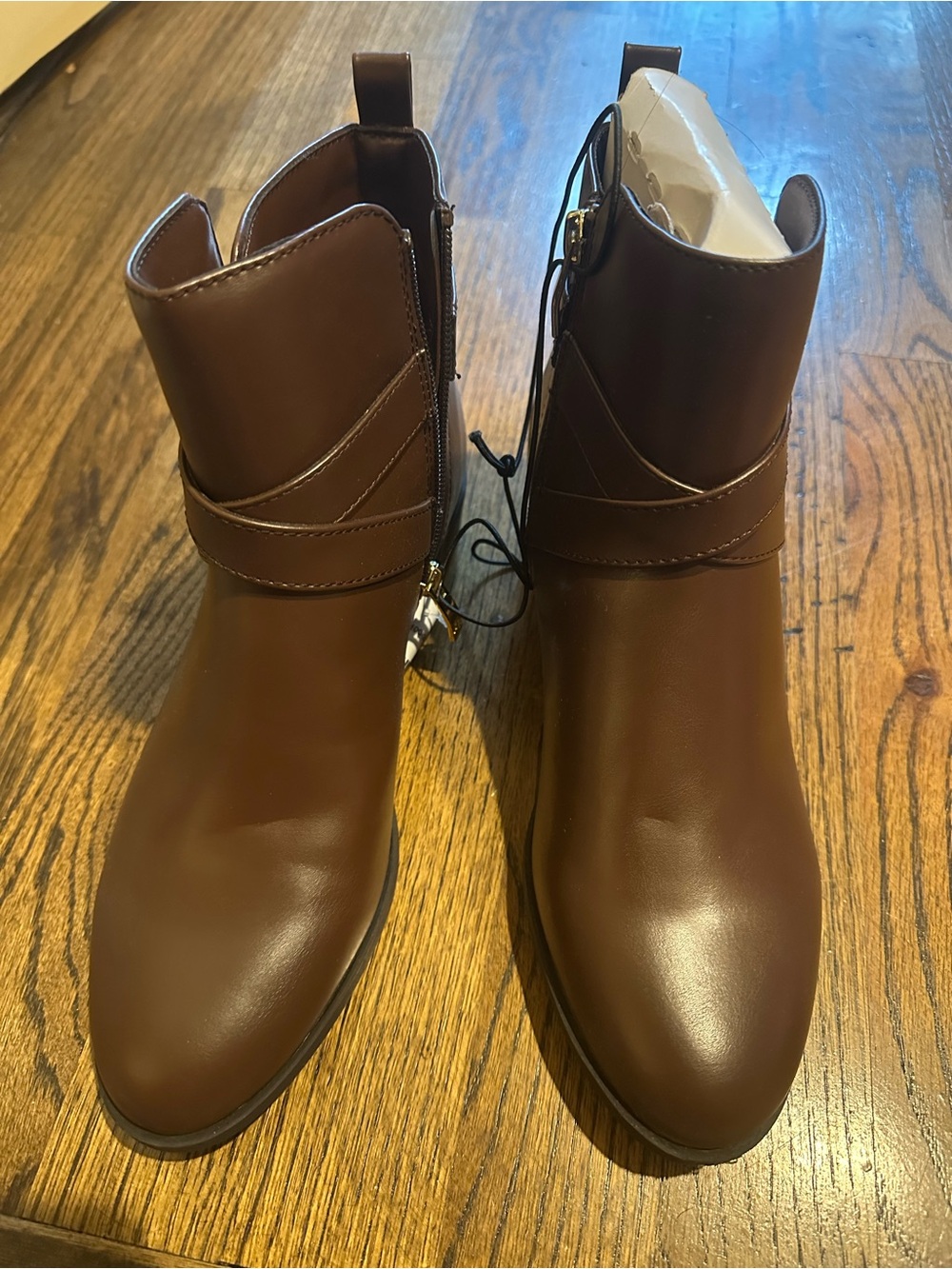 Liz Claiborne Brown Smooth Leather Ankle Booties